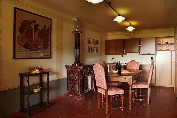 Agriturismo La Carreccia Luni Aparthotel